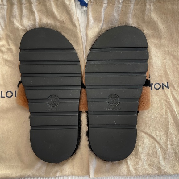 Louis Vuitton Pool Pillow Comfort Mule Fur Mink Slippers - Picture 4 of 4